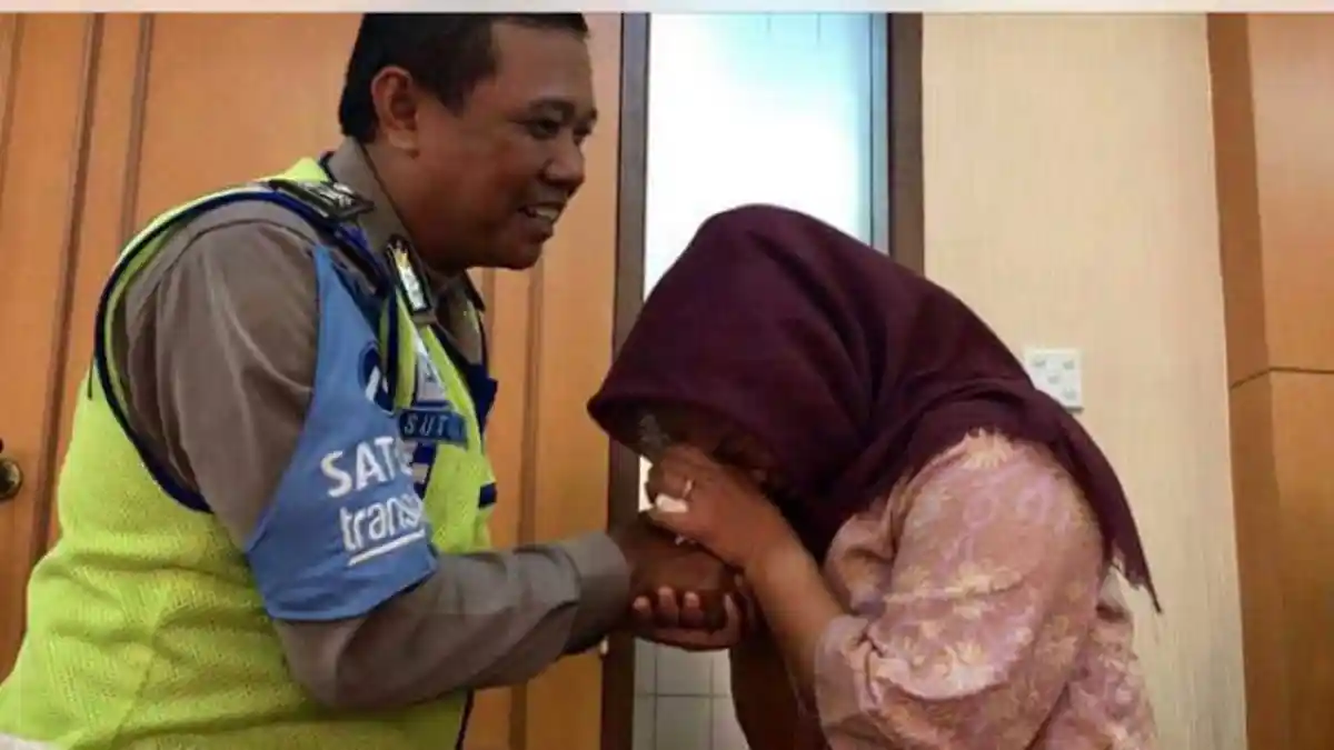 Ini Foto Dora Minta Maaf, Polda Tetap Usut Penyerangan Aiptu Sutisna
