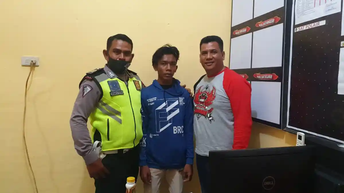 Hadang Pengendara Vixion Saat Razia, Personil Satlantas Abdya Ditabrak Hingga Jatuh Terguling