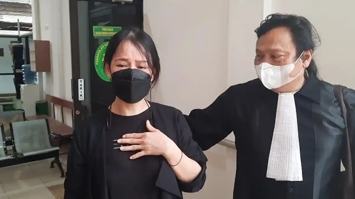 Dituntut Satu Tahun, Sambil Menangis Valencya Minta Ibu-ibu Agar Hati-hati