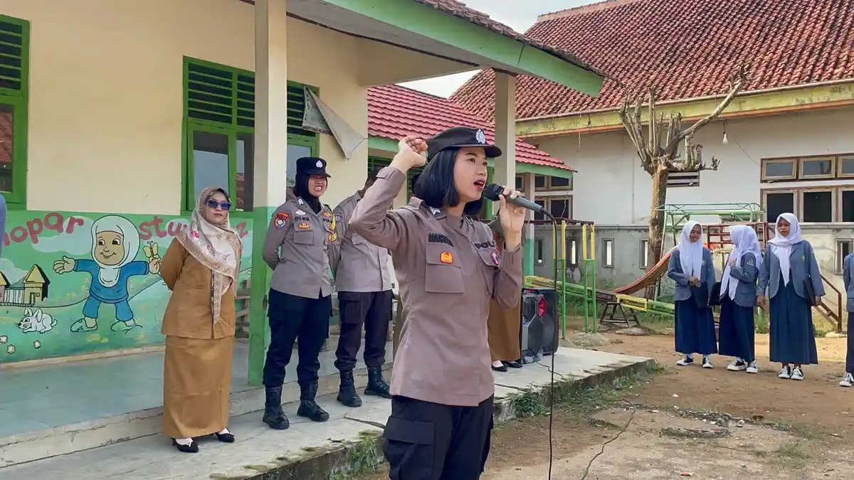 Polwan Cantik dari Polres Lampung Timur Ajak Generasi Muda Cegah Aksi Bullying