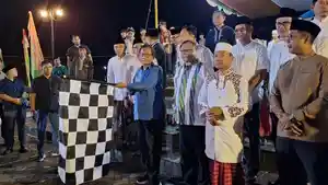 Mahfud-MD-Oesman-Sapta-Odang-OSO-Ustaz-Dasad-Latif-Pawai-Idul-Adha-Kayong-Utara.jpg