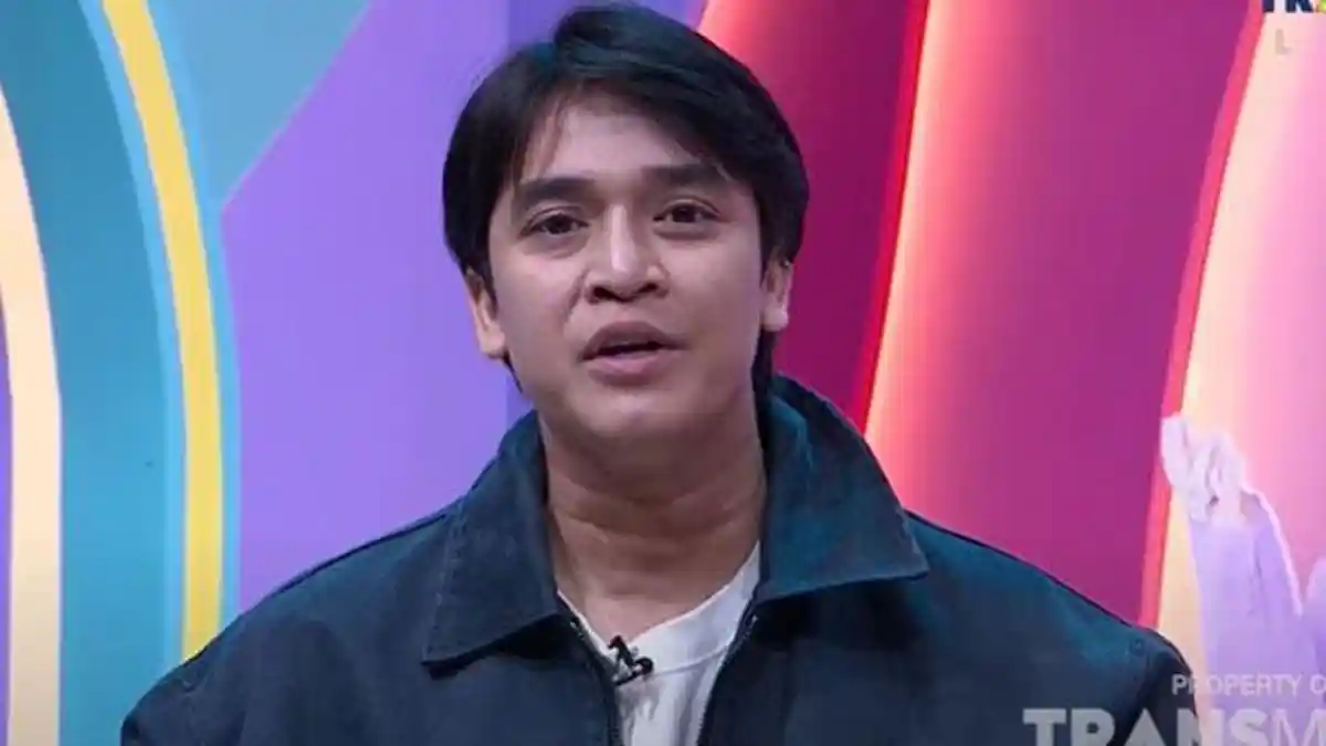 Billy Syahputra Dikabarkan Tunangan dengan Model Belarus