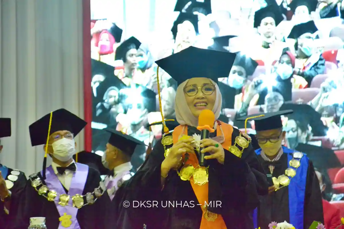 Rektor UIN Alauddin dan Mantan Rektor Unhas di Wisuda UIM