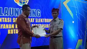 PJ-Wali-Kota-Baubau-dan-BPN-Kota-Baubau-Launching-sertifikat-tanah-Elektronik.jpg