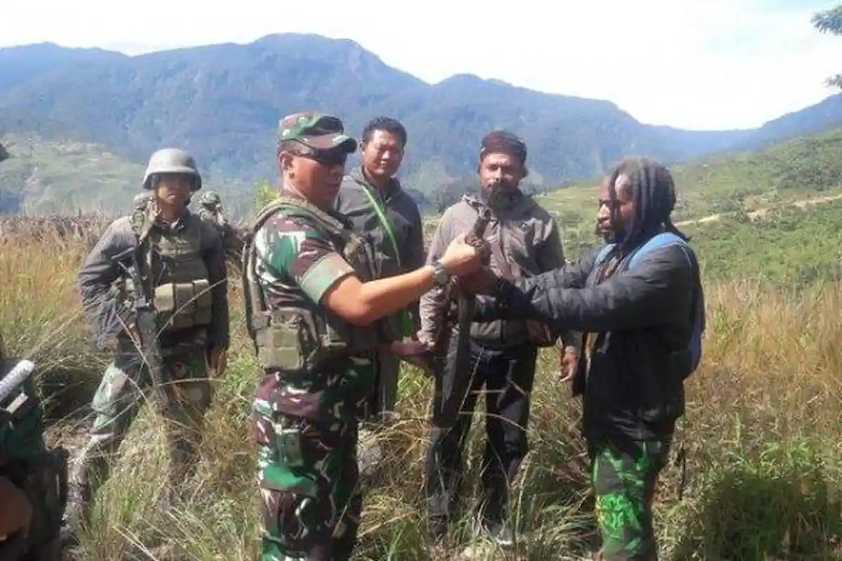 Dedengkot KKB Papua Menyerahkan Diri, Ingin Hidup Damai dan Berikrar Setia Pada NKRI