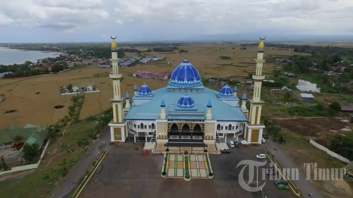 FOTO dan VIDEO DRONE:  Keindahan Masjid Islamic Center Dato Tiro Bulukumba