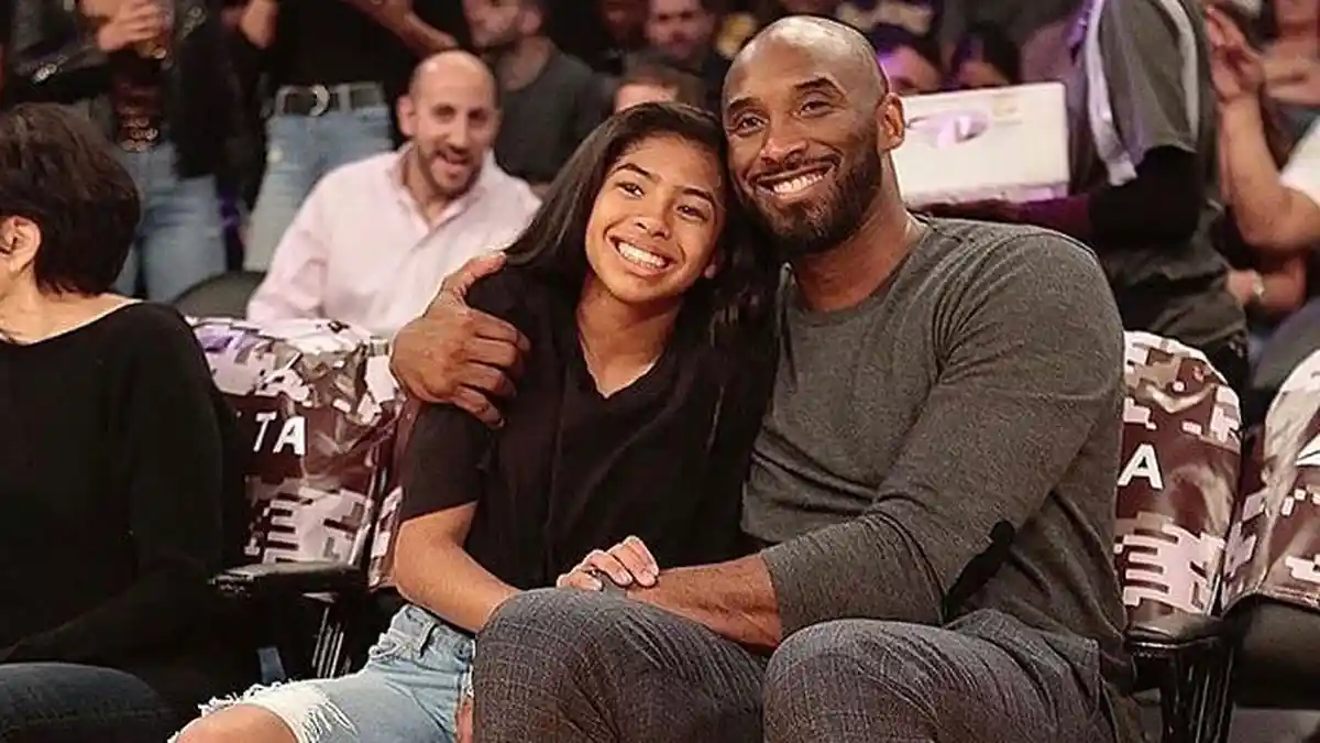 POPULER Sempat Hilang Kontak, Terungkap Isi Pesan Radio Terakhir Pilot Helikopter Angkut Kobe Bryant