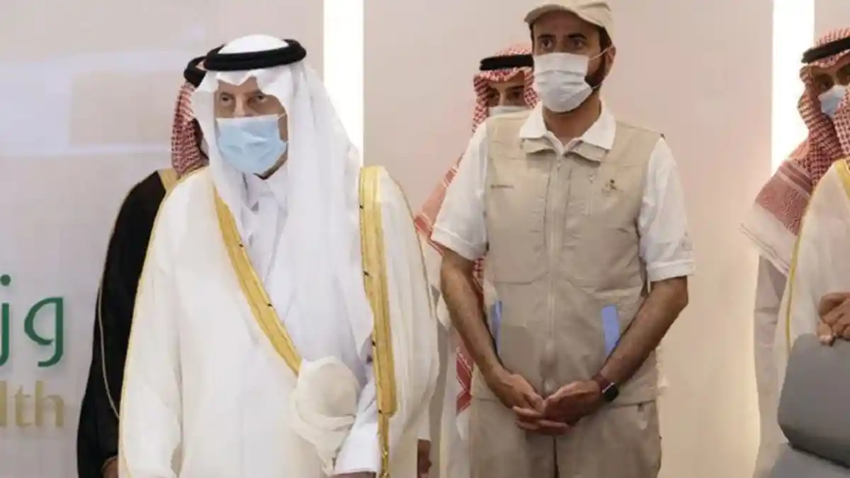 Gubernur Mekkah Bersama Imam dan Khatib Masjidil Haram Kunjungi Pusat Layanan Haji