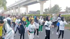 Suasana-senam-di-CDF-Palembang-didepan-Universitas-Kader-Bangsa.jpg