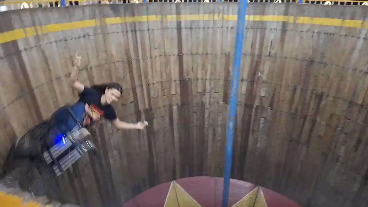 Dari Pasar Malam ke Panggung Internasional: Kisah Karmila Taklukkan Tong Setan Hingga Lintas Negara