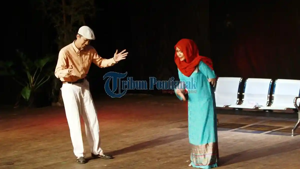 Pada Temu Teater se-Kalimantan, Terungkap Kisah Cinta yang Sudah 60 Tahun Terpendam - teater-topeng-pontianak-1_20151128_223226.jpg
