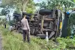 Diduga Ngantuk, Truk Terguling di Tubo Majene, Sopir Terlempar