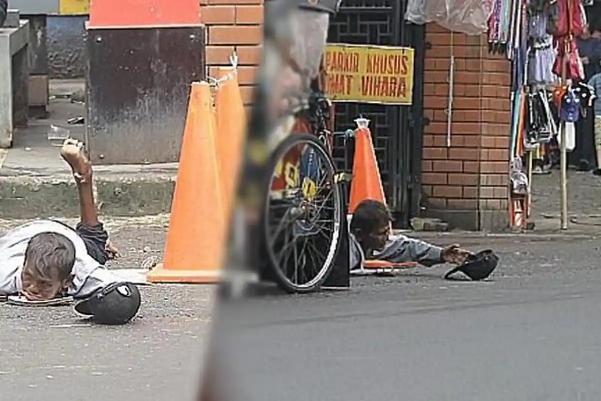 Pengemis Ketahuan Pura-pura Lumpuh, Ternyata 3 Tahun Menghilang dan Kini Muncul Lagi