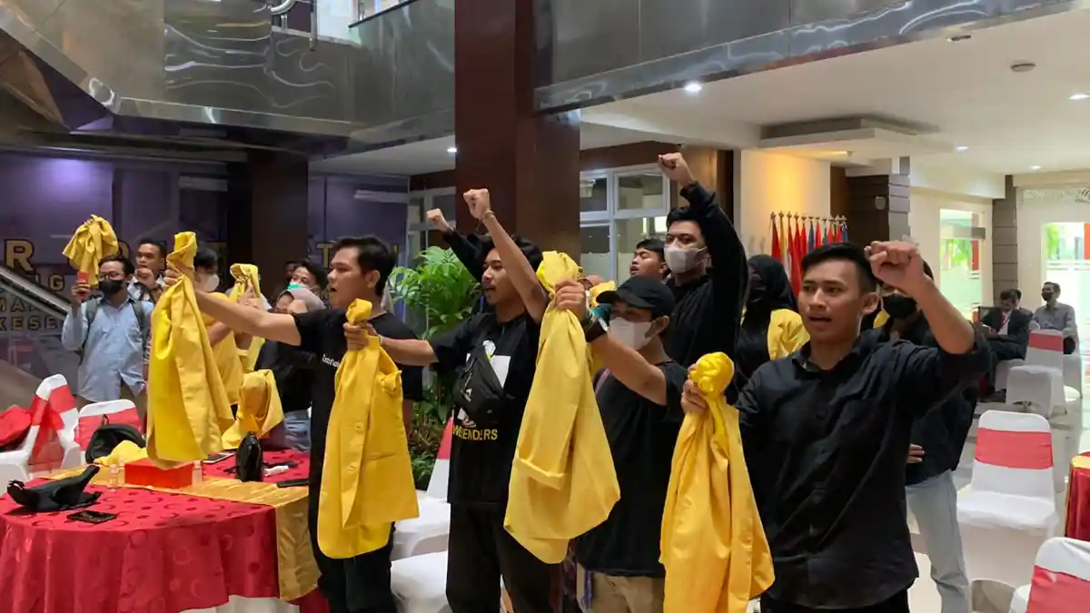 Perayaan Dies Natalis Unnes Diwarnai Aksi Protes BEM, Ini Tuntutan Mereka!