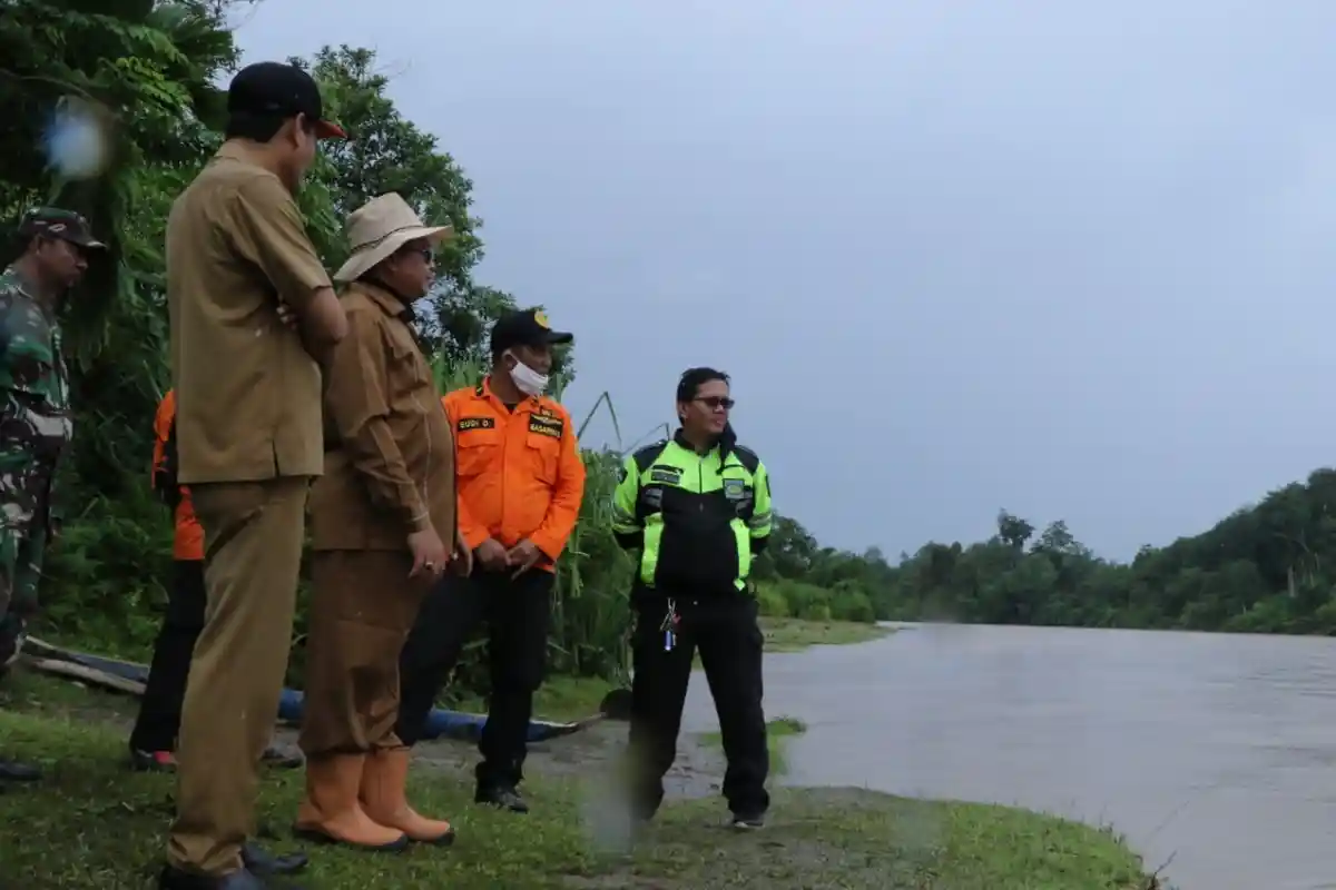 Korban Hilang Akibat Sampan Terbalik di Krueng Woyla Belum Ditemukan