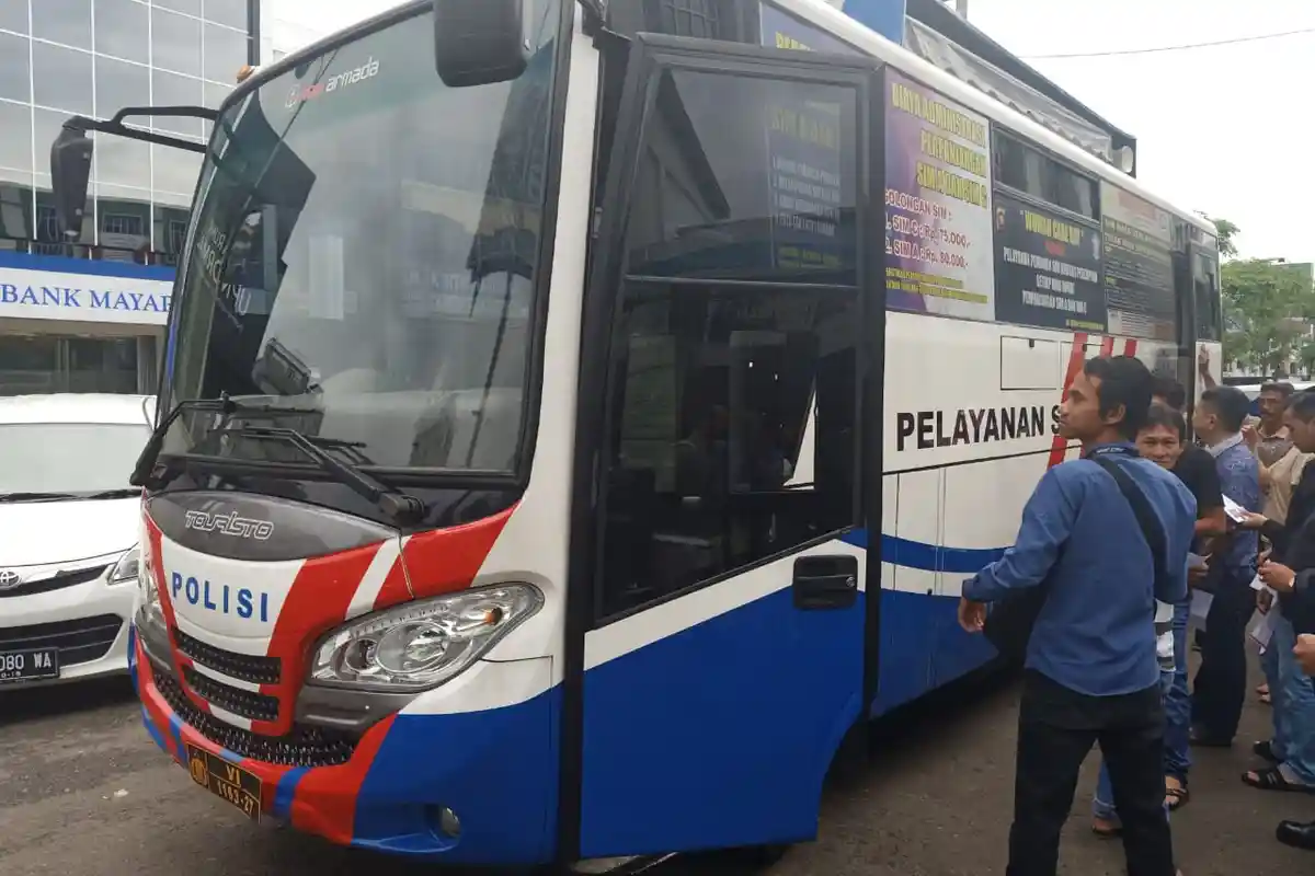 Layanan SIM Keliling Hari Ini di Pasar Flamboyan   