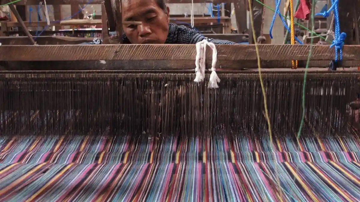 Tidak Ada Regenerasi, Penenun Lurik Tradisional Makin Berkurang