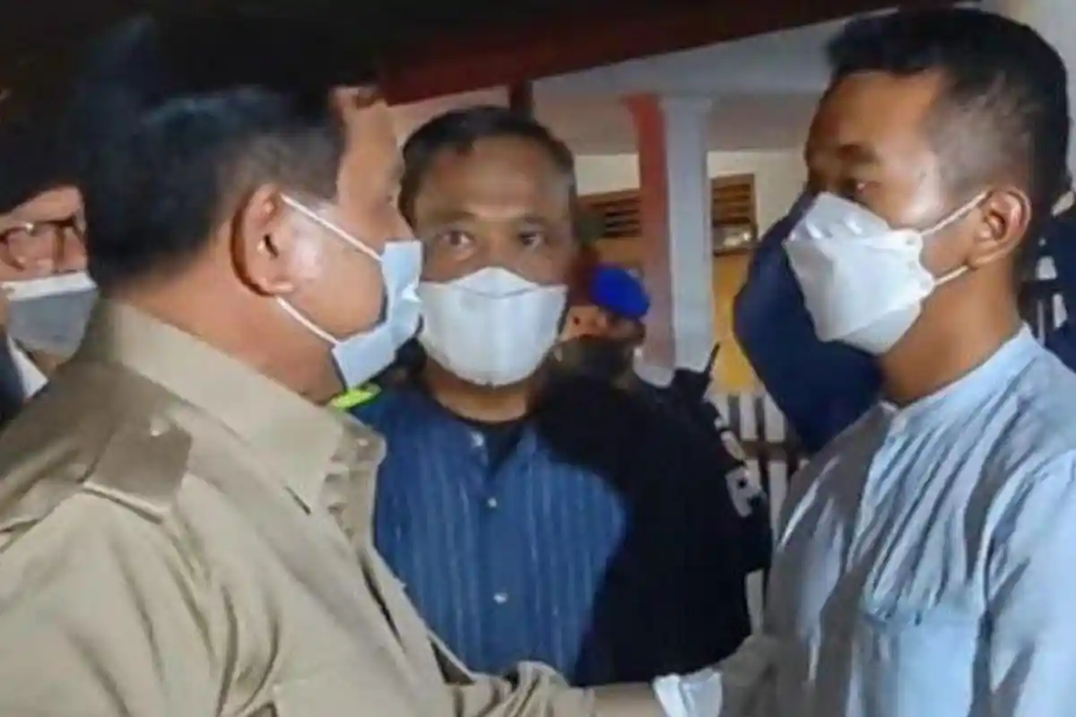 Keluarga Kolonel Harry Setiawan Menangis Saat Prabowo Datang, Janji Beri Beasiswa Hingga Kuliah