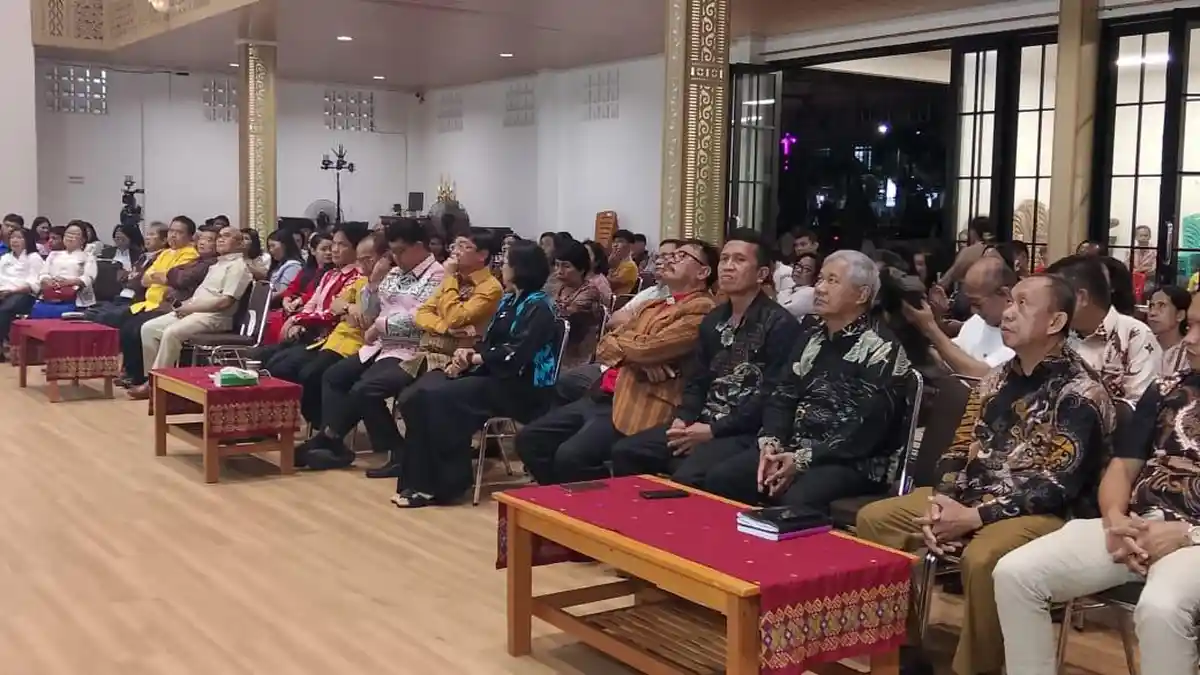 Warga Toraja Utara Ikuti Perayaan Natal Nasional Virtual di GBK Jakarta dari Gereja Bunga’ Lalan