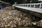 Sampah Banjir Menumpuk
