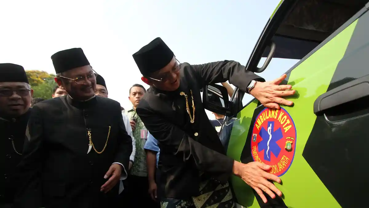 Ahok Cium Ada Aroma Persaingan di Balik Pengurusan Admnistrasi Bus Scania