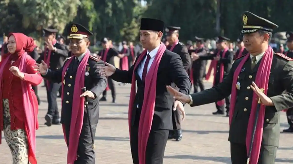Angkat Budaya Kearifan Lokal, Peringatan HUT Bhayangkara ke-77 di Tuban Diwarnai Beksan Langen Tayub