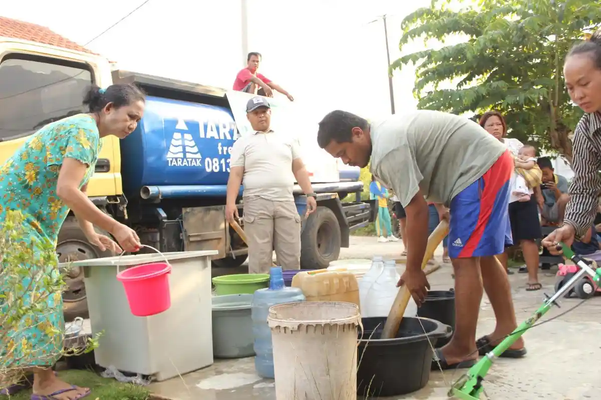 Puluhan Sumur di Pinang Merah Kota Jambi Kering Akibat Kemarau, Warga Terpaksa Beli Air