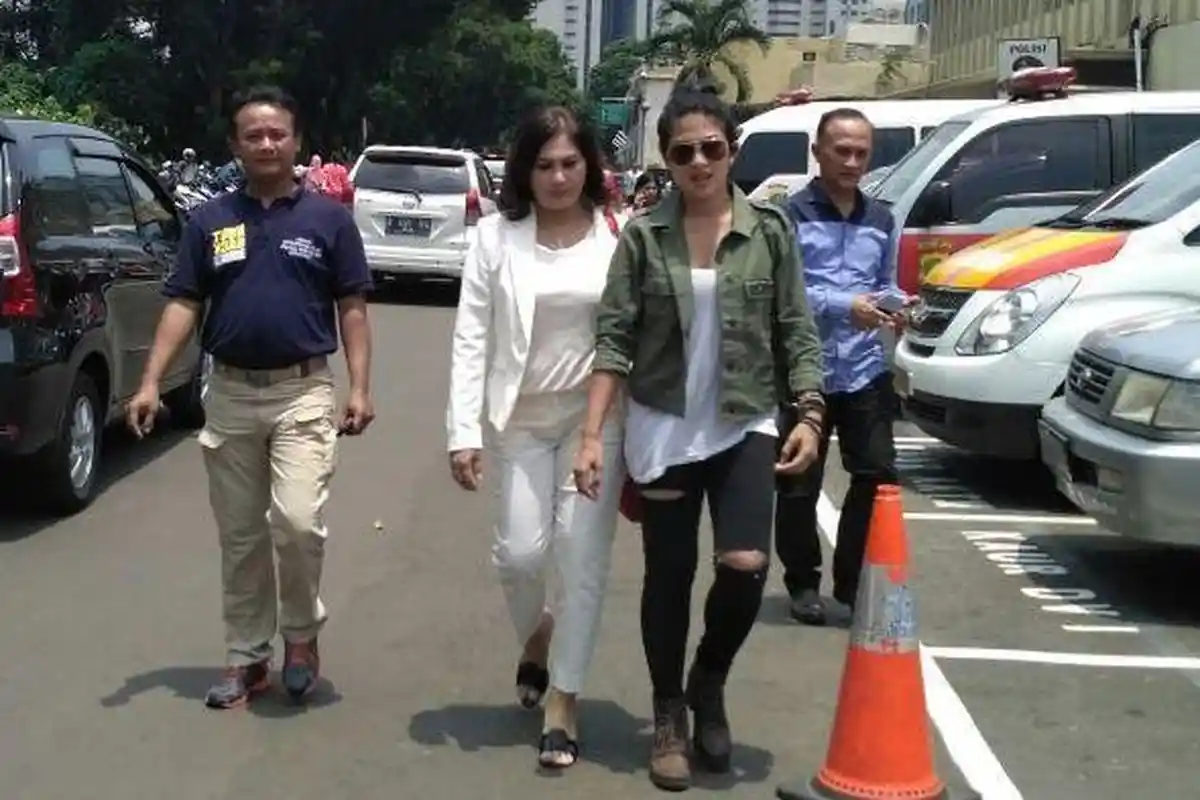 Pakai Celana Jeans Sobek, Nabila Putri Mau Melamar Kerja di Resmob Polda Metro
