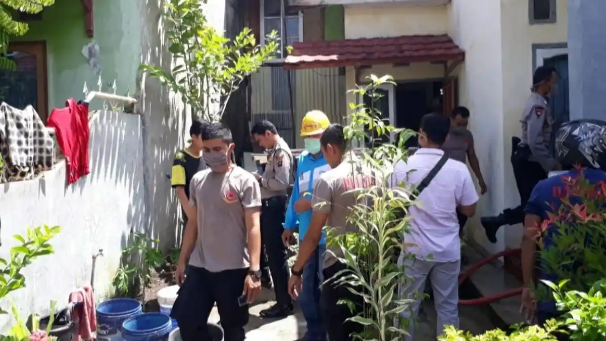 Lupa Matikan Kompor Minyak saat Panaskan Makanan, Api Bakar Kulkas dan Loteng Rumah Warga di Padang