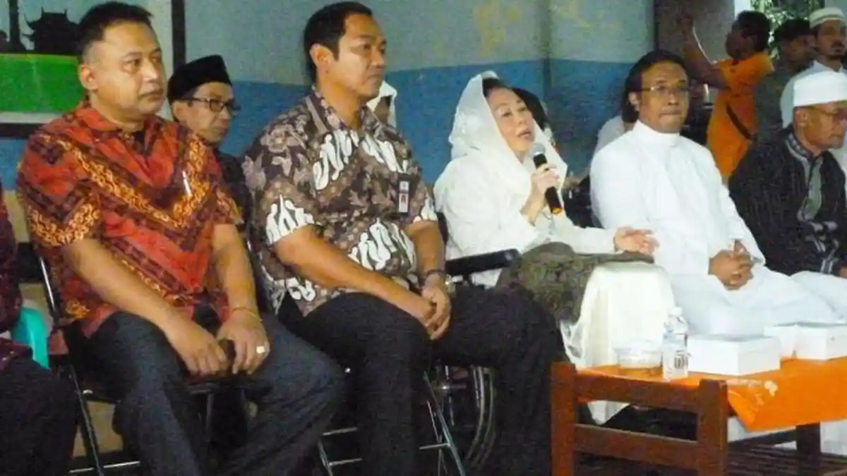 Cara Istri Gus Dur Mengajak Orang Memahami Pluralisme