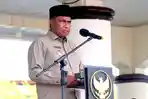 Wagub-Mohamad-Lakotani-di-Kantor-Gub-PB.jpg
