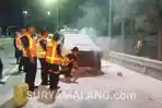 Mobil Ambulans Angkut Pasien Terbakar di Jalan Tol Menuju Surabaya