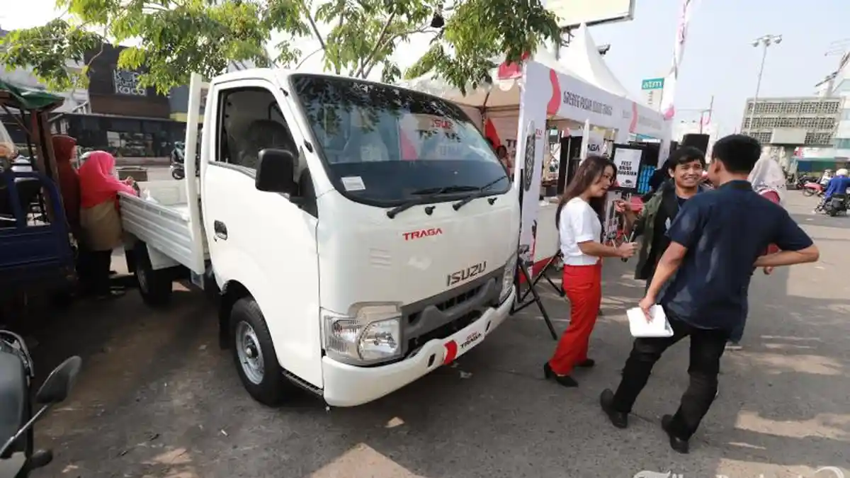 FOTO: Event Isuzu Traga Grebeg Pasar di Pontianak, Kenalkan Unit Baru Jenis Pick Up - event-isuzu-traga4.jpg