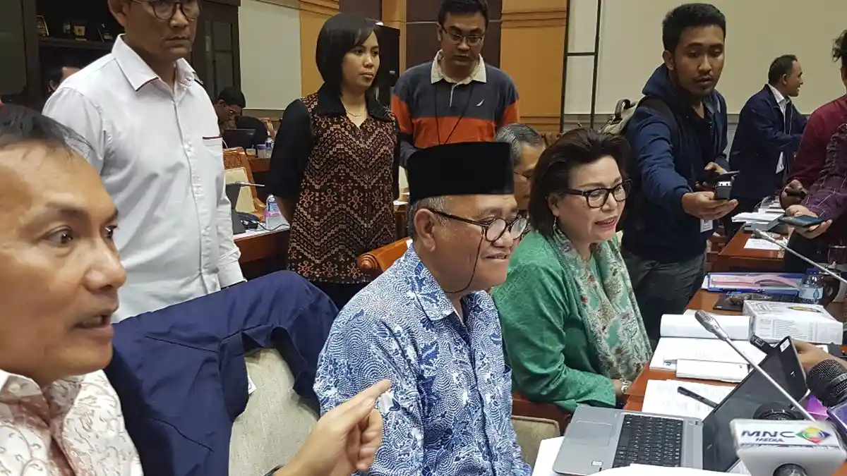 Saat Rombongan KPK yang Hadir Dalam Rapat Di Komisi III Diminta Memperkenalkan Diri