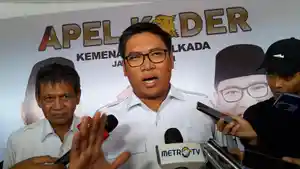 Ketua-DPD-Gerindra-Jateng-Sudaryono-saat-memberikan-konferensi-pers-3.jpg