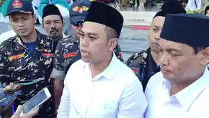 Syauqul-Muhibbin-atau-Mas-Ibbin-usai-ziarah-di-Makam-Bung-Karno-Kota-Blitar.jpg