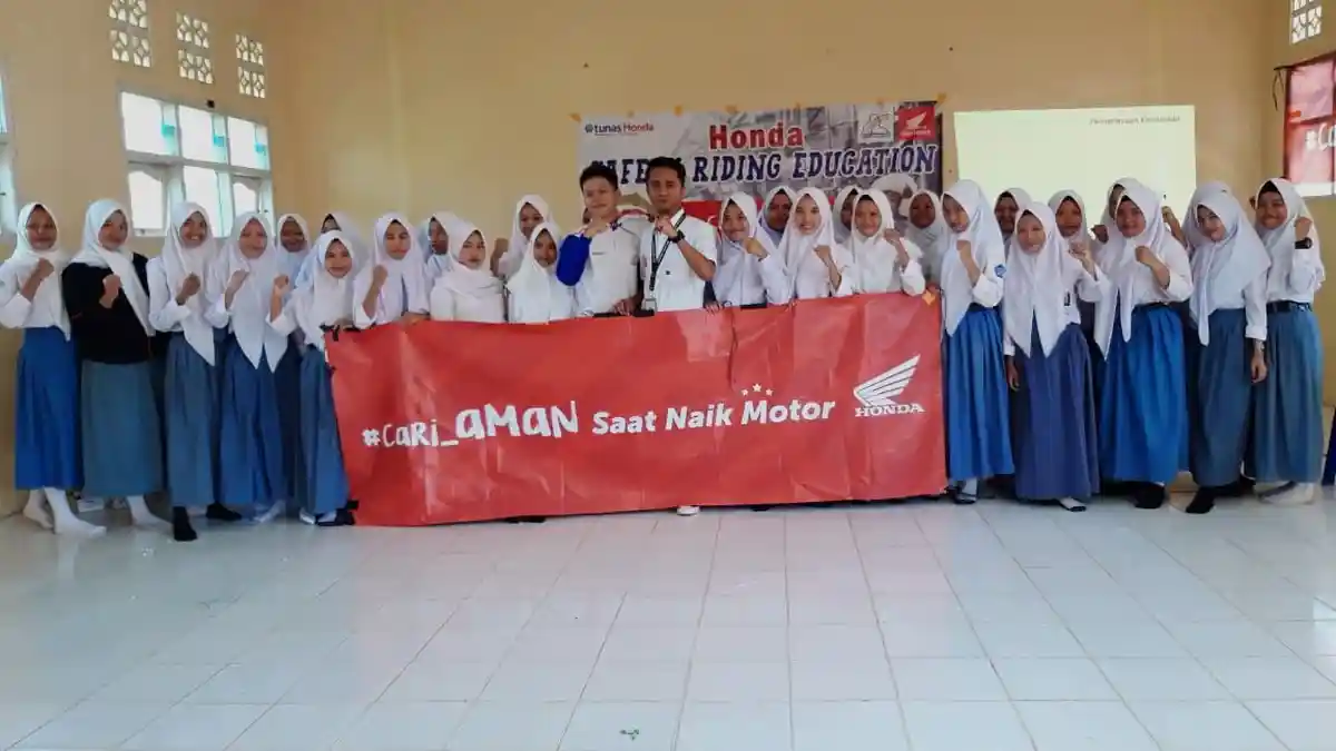Honda Edukasi #Cari_Aman Siswa SMKN 1 Muntok