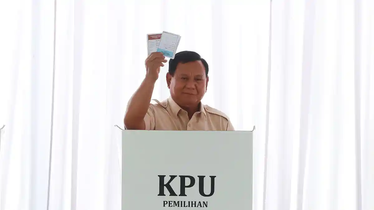 Presiden Prabowo Pantau Quick Count di Hambalang Seusai Pencoblosan Pilkada 2024