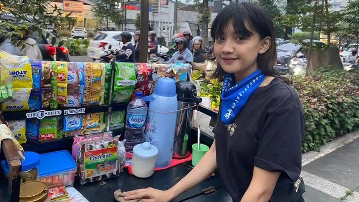 Sosok Bella Setiani, Gadis Bandung Penjual Kopi Keliling yang Viral di TikTok, Sering Digoda