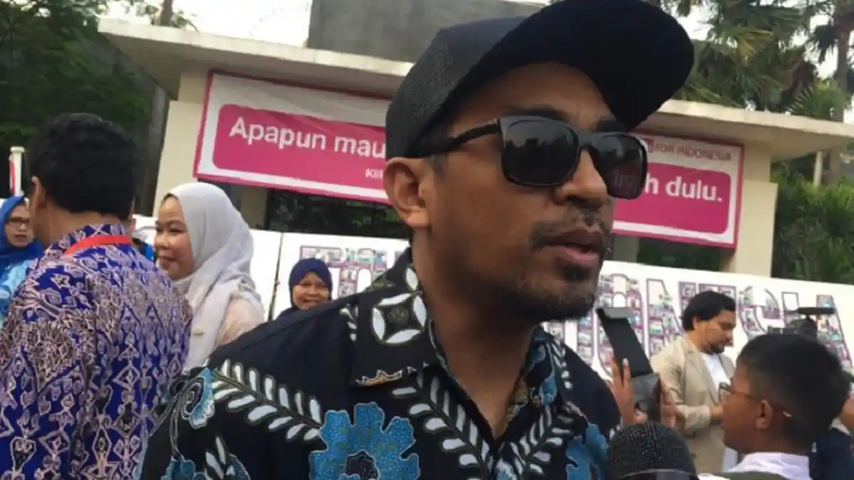 Glenn Fredly Bangga Pakai Batik saat Hadiri Acara di Kedubes Inggris