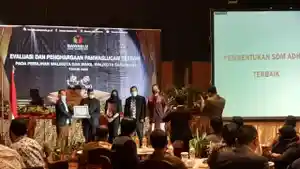 prosesi-penghargaan-panwascam-terbaik.jpg