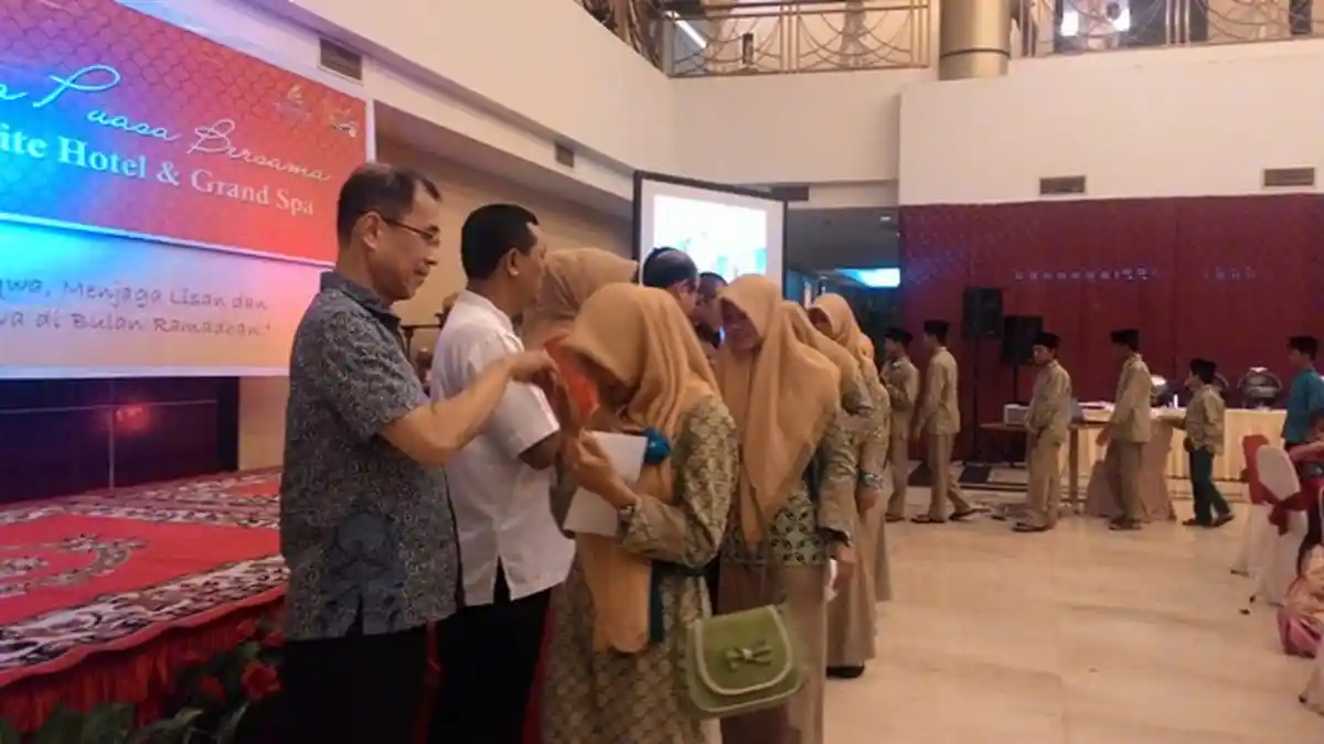Grand Elite dan Grand Spa Gelar Buka Bersama Anak Yatim