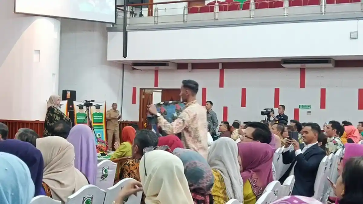 Tujuh Motif Batik Milik Prof Herwandi Hingga Kini Telah Diproduksi secara Massal