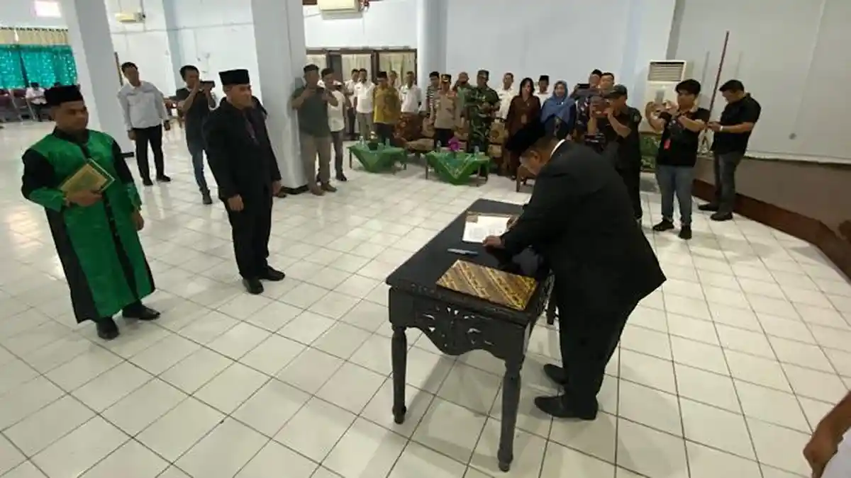 Marjohan Dilantik jadi Pj Sekda Mukomuko, Ini Arahan Bupati Choirul Huda