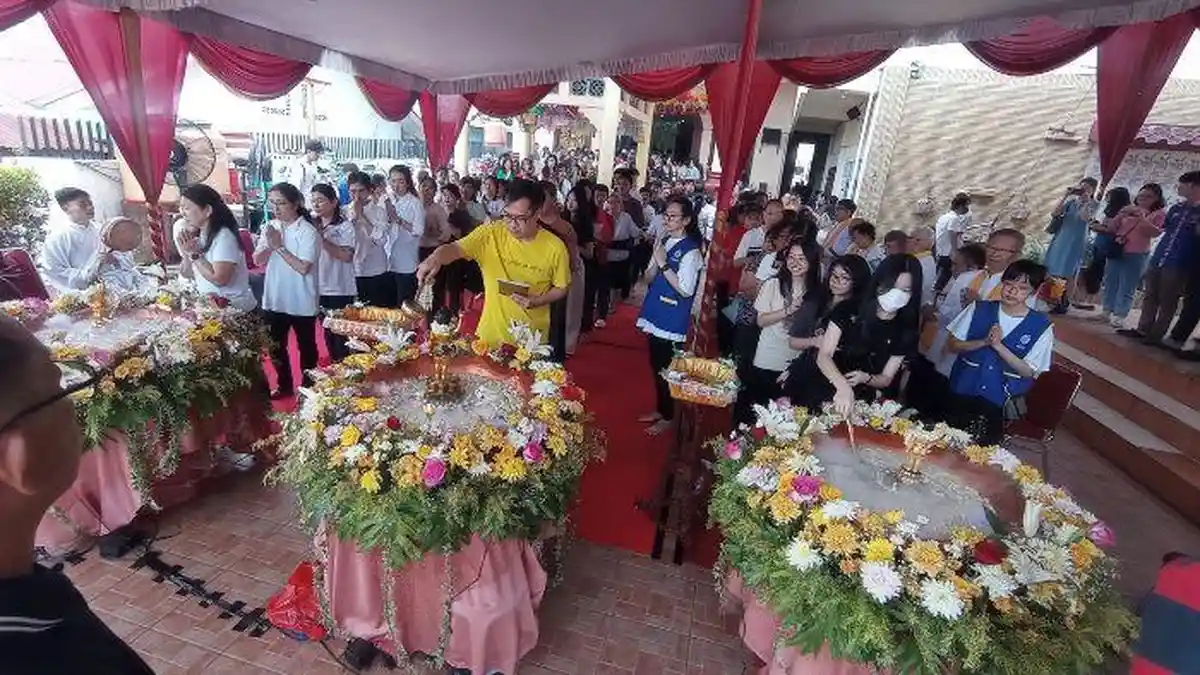 Sambut Waisak 2025, Vihara Dharmakirti Palembang Gelar Ritual Yi Fo