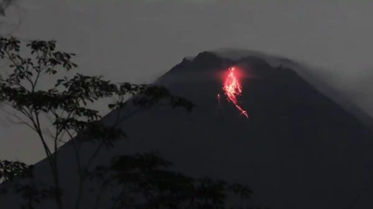 Muncul Lava Pijar Gunung Merapi Tadi Malam, Kepala BPPTKG: Indikator Magma Terus ke Permukaan