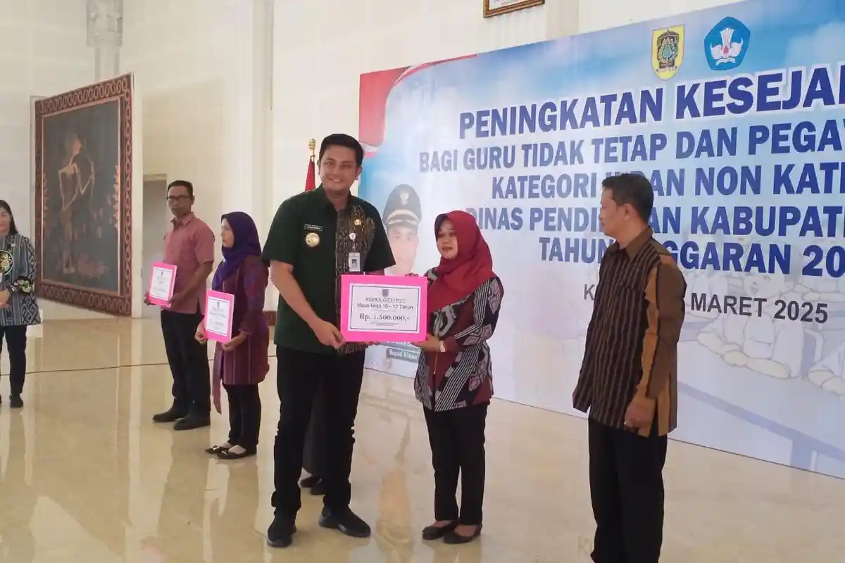 Senangnya Guru dan Pegawai Honorer di Klaten Terima Insentif dari Pemkab