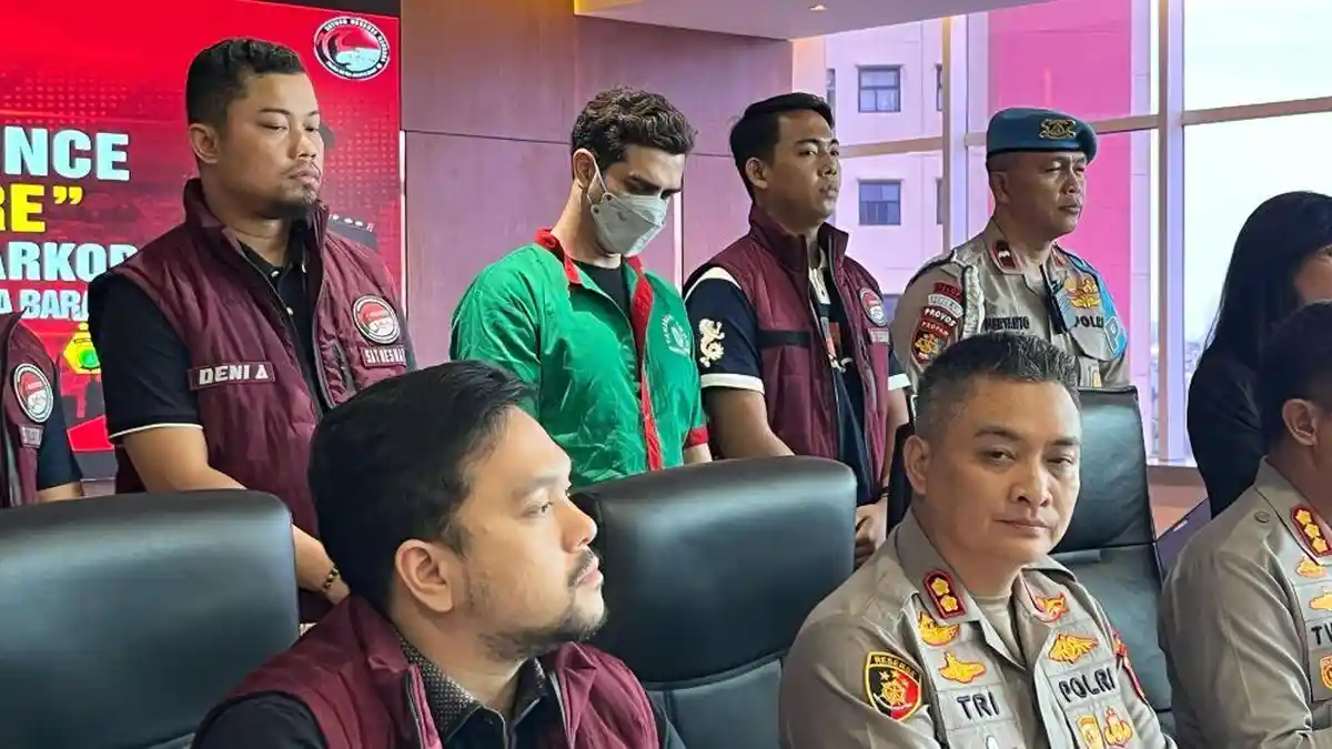 Fachry Albar Terjerat Narkoba, Polisi Sita Barang Bukti Sabu, Kokain, Ganja, dan Obat Psikotropika
