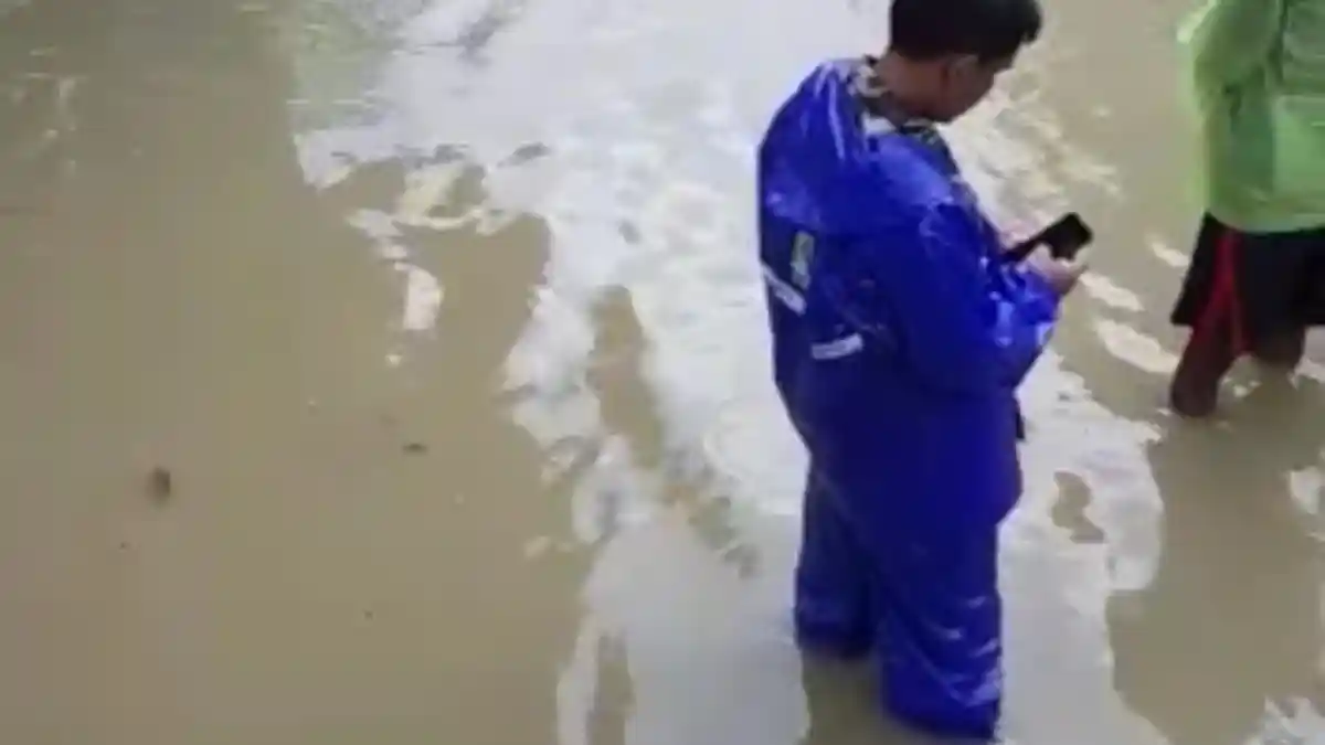 Tanggul Darurat di Perumahan Dinar Indah Semarang Rembes Lagi, Begini Kondisinya 