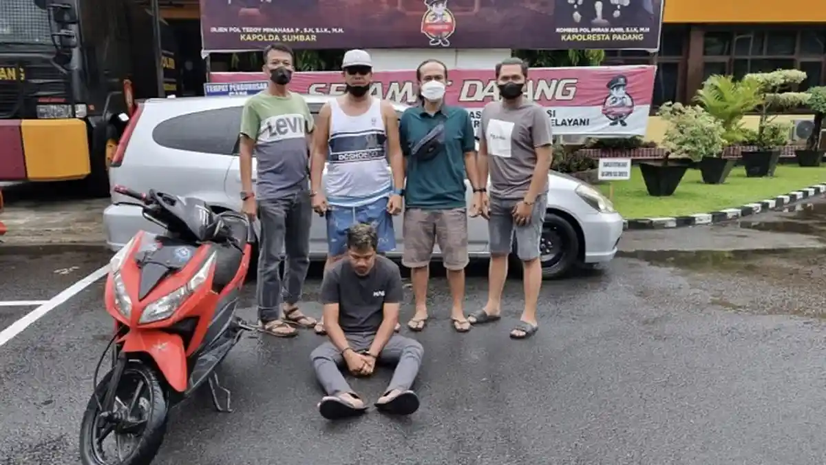 Tim Klewang Polresta Padang Amankan Sopir Ambulans Diduga Nekat Bawa Kabur Sepeda Motor